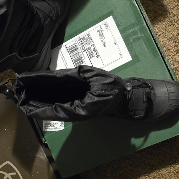 Snow Boots - Picture 7 of 8